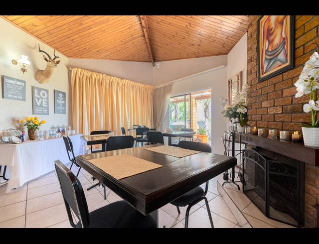 7 BEDROOM GUEST HOUSE FOR SALE IN PLATTEKLOOF